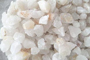 石英砂除鐵應該如何選擇磁選設(shè)備？